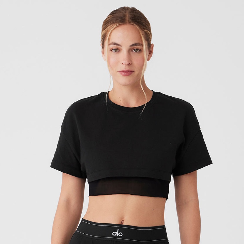 Alo Yoga Made You Look Cropped Short Sleeve Tee in Black